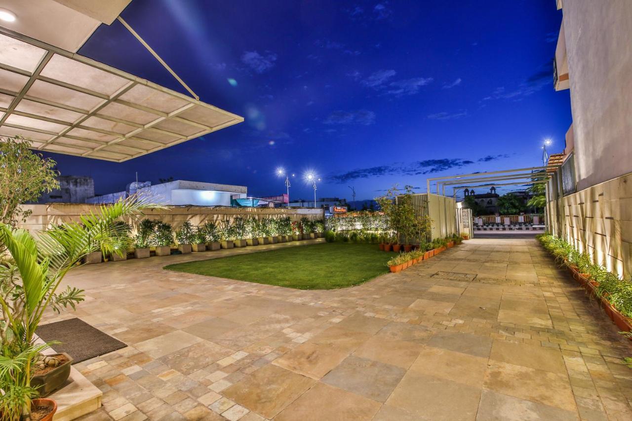 Hotel Sumaditya Τζαϊπούρ Εξωτερικό φωτογραφία